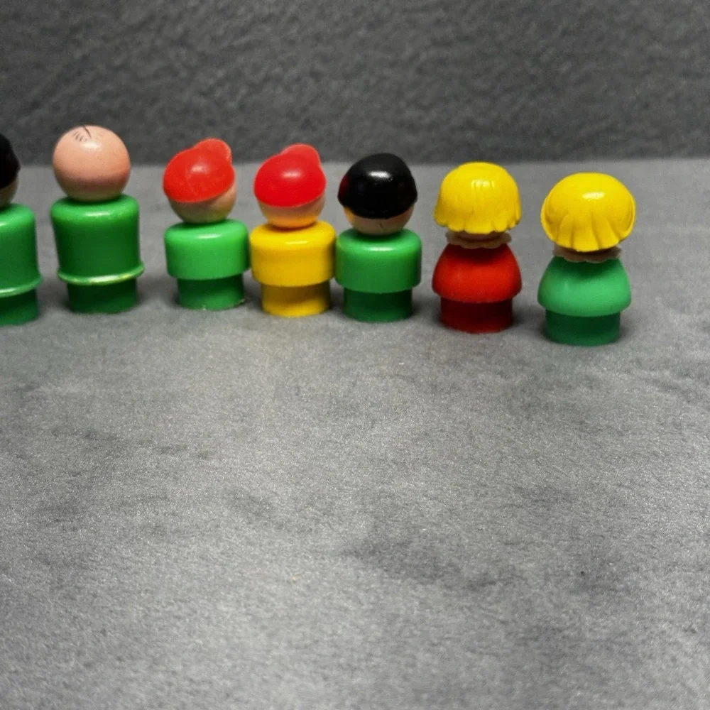 Lot of 10 Vintage of Assorted Fisher Price Little People Figures Plastic